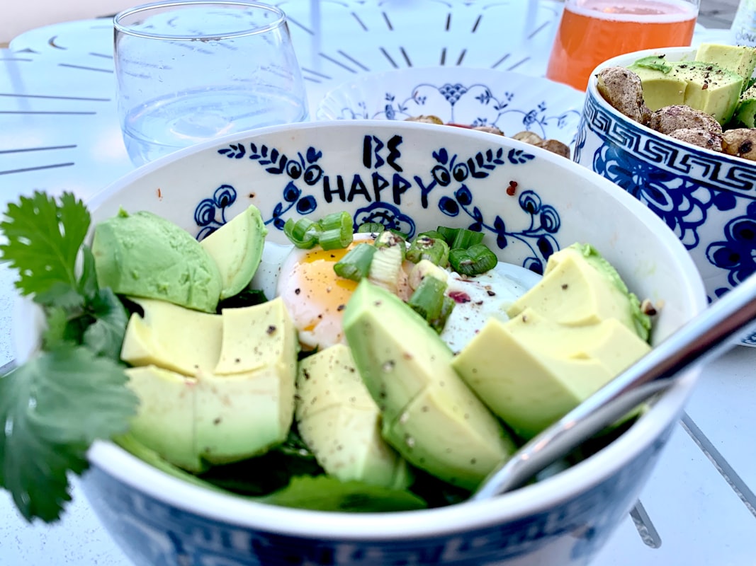 Selbstgemachte gesunde Snacks und Nussriegel